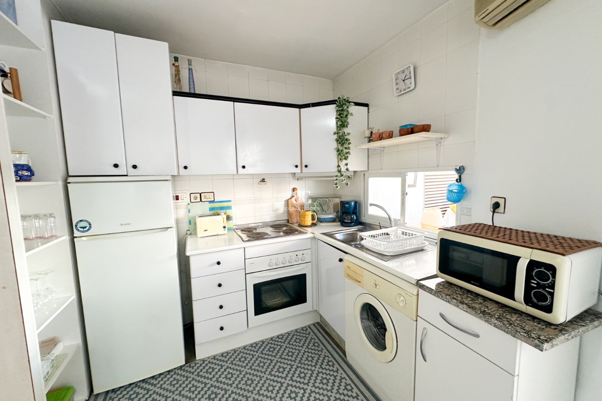 Resale - apartment -
Torrevieja - Center