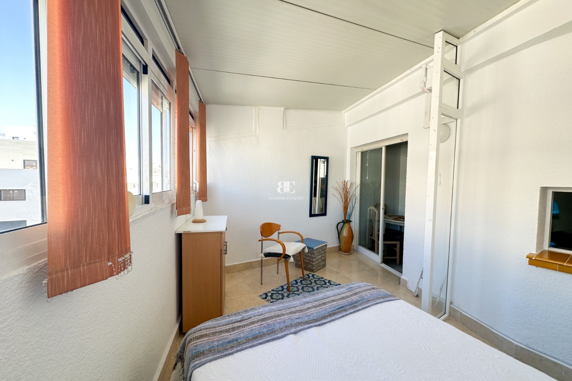 Resale - apartment -
Torrevieja - Center