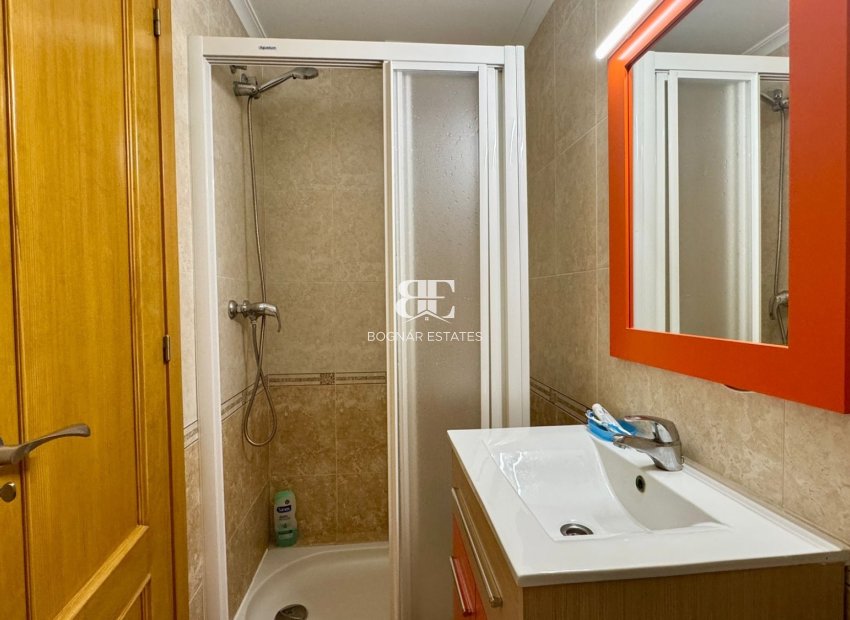 Resale - apartment -
Torrevieja - Center