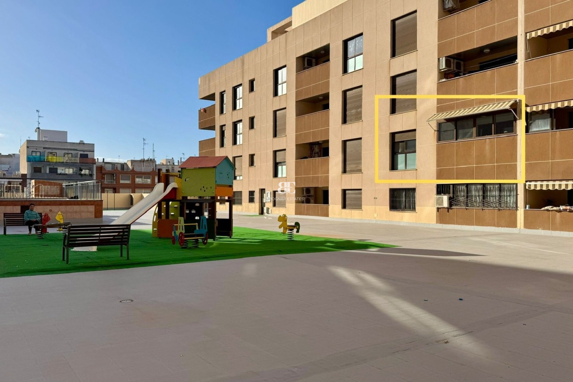 Resale - apartment -
Torrevieja - Center