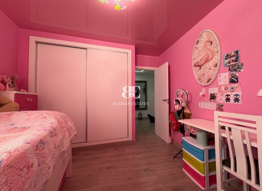 Resale - apartment -
Torrevieja - Center