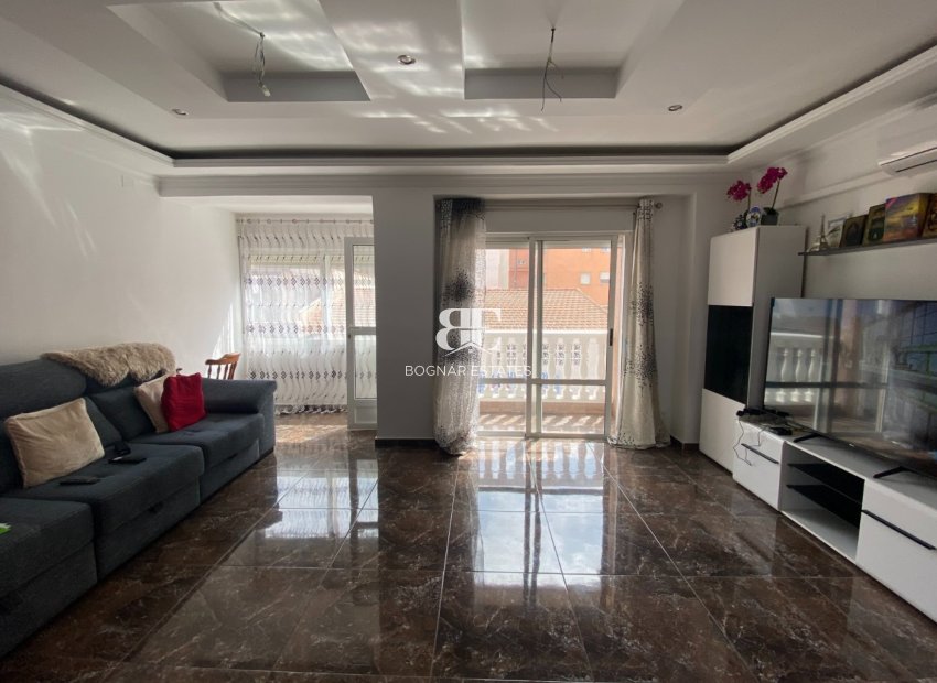 Resale - apartment -
Torrevieja - Center
