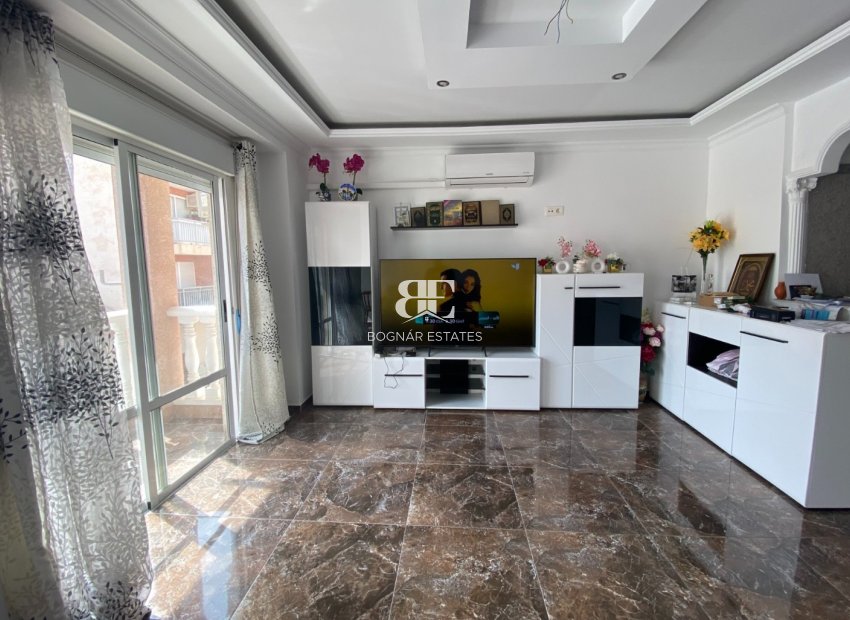 Resale - apartment -
Torrevieja - Center