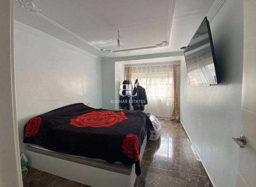Resale - apartment -
Torrevieja - Center