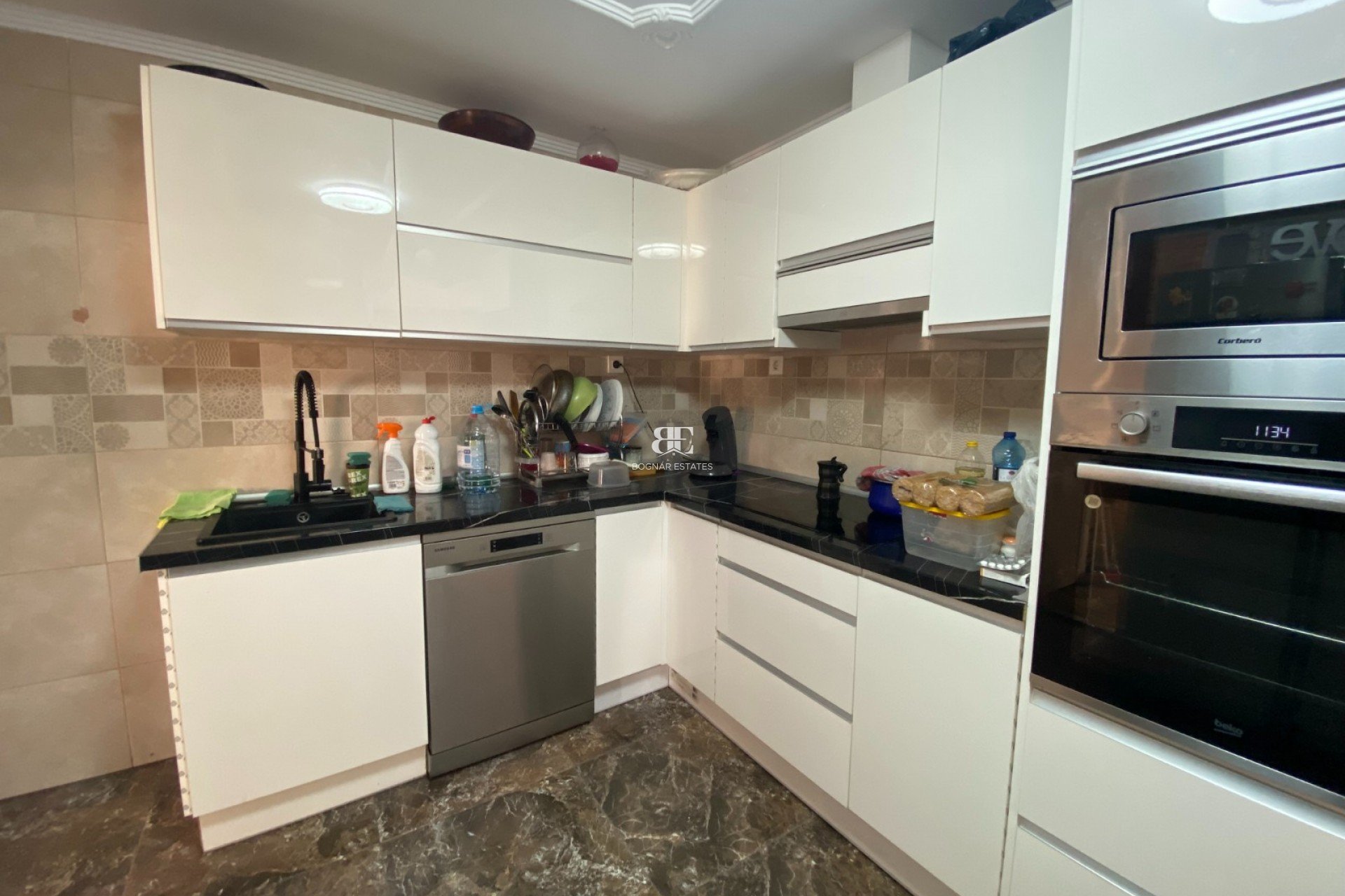 Resale - apartment -
Torrevieja - Center