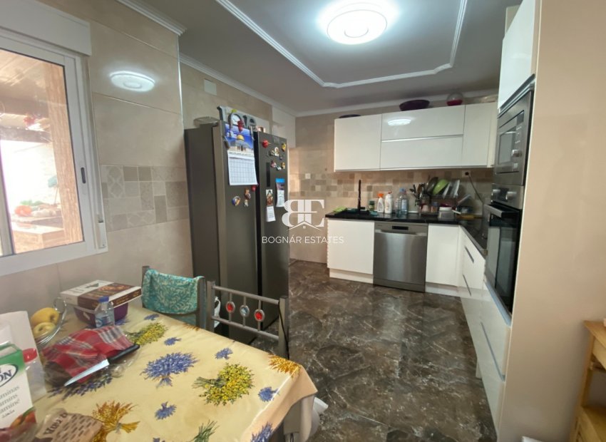 Resale - apartment -
Torrevieja - Center