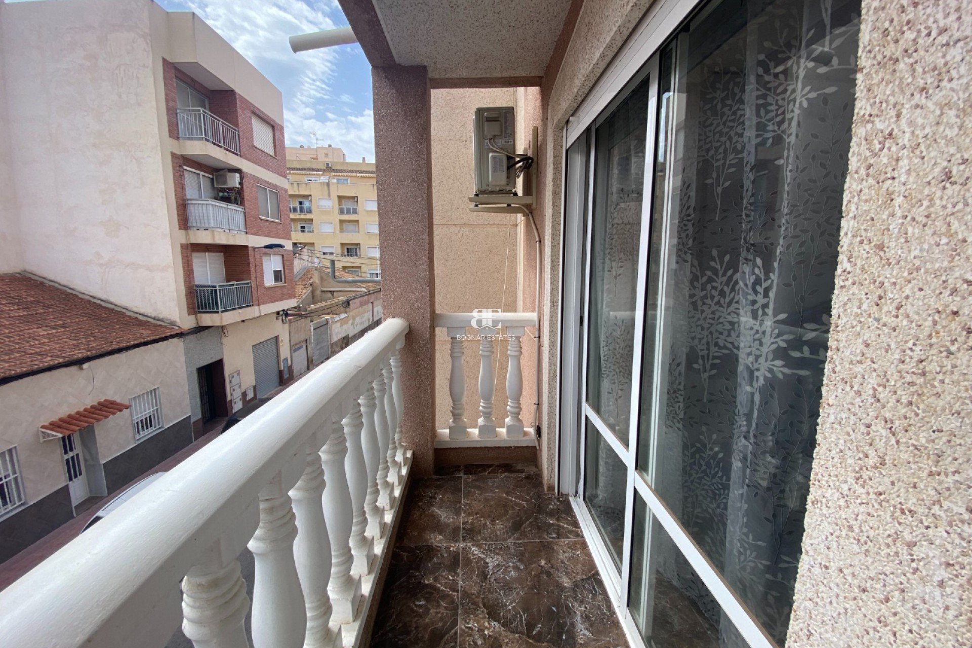Resale - apartment -
Torrevieja - Center