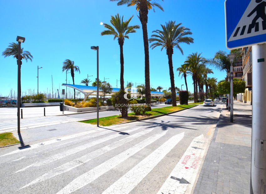 Resale - apartment -
Torrevieja - Center