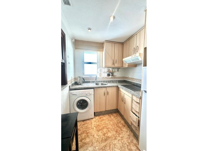 Resale - apartment -
Torrevieja - Curva del Palangre