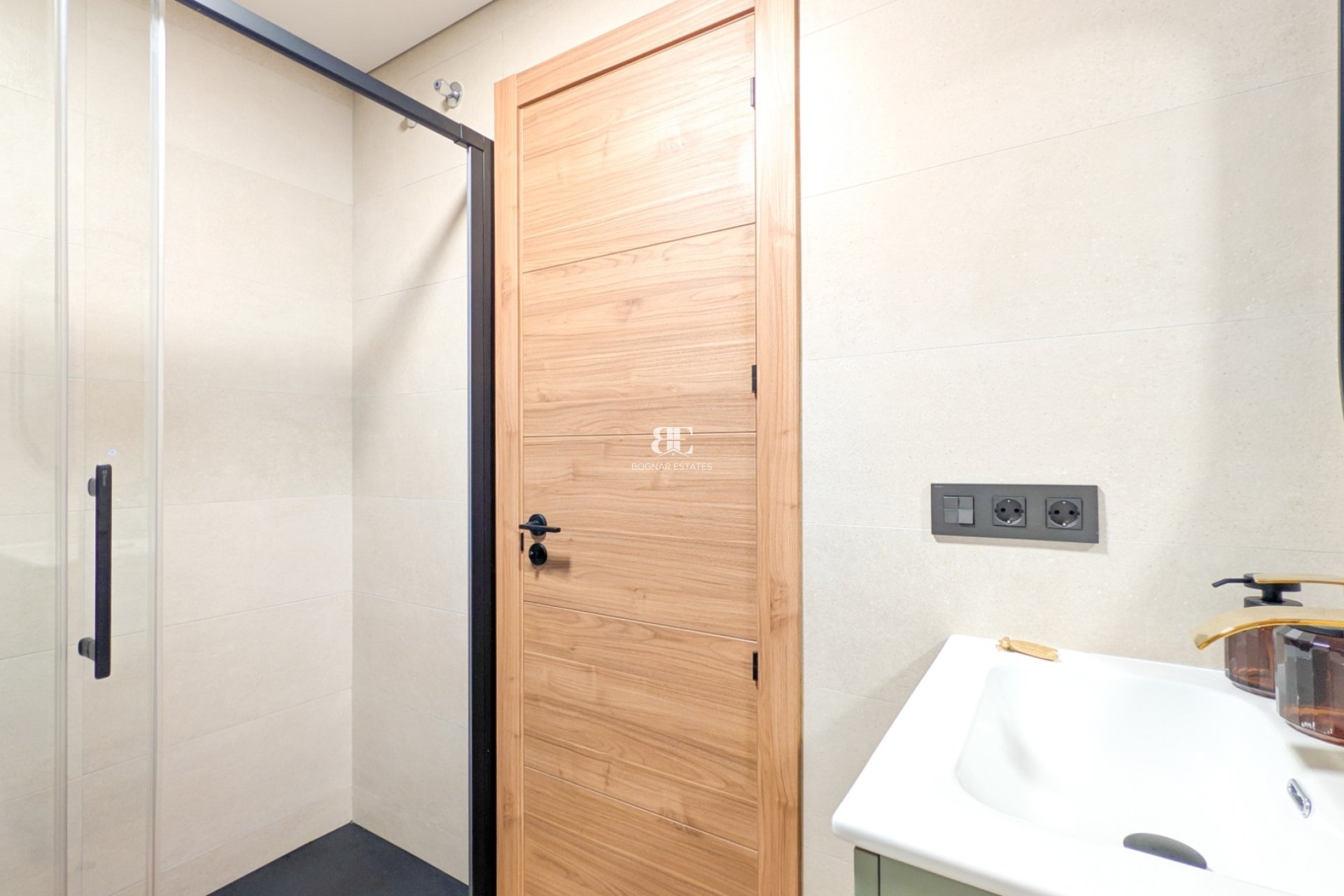 Resale - apartment -
Torrevieja - El Acequión - Los Náufragos