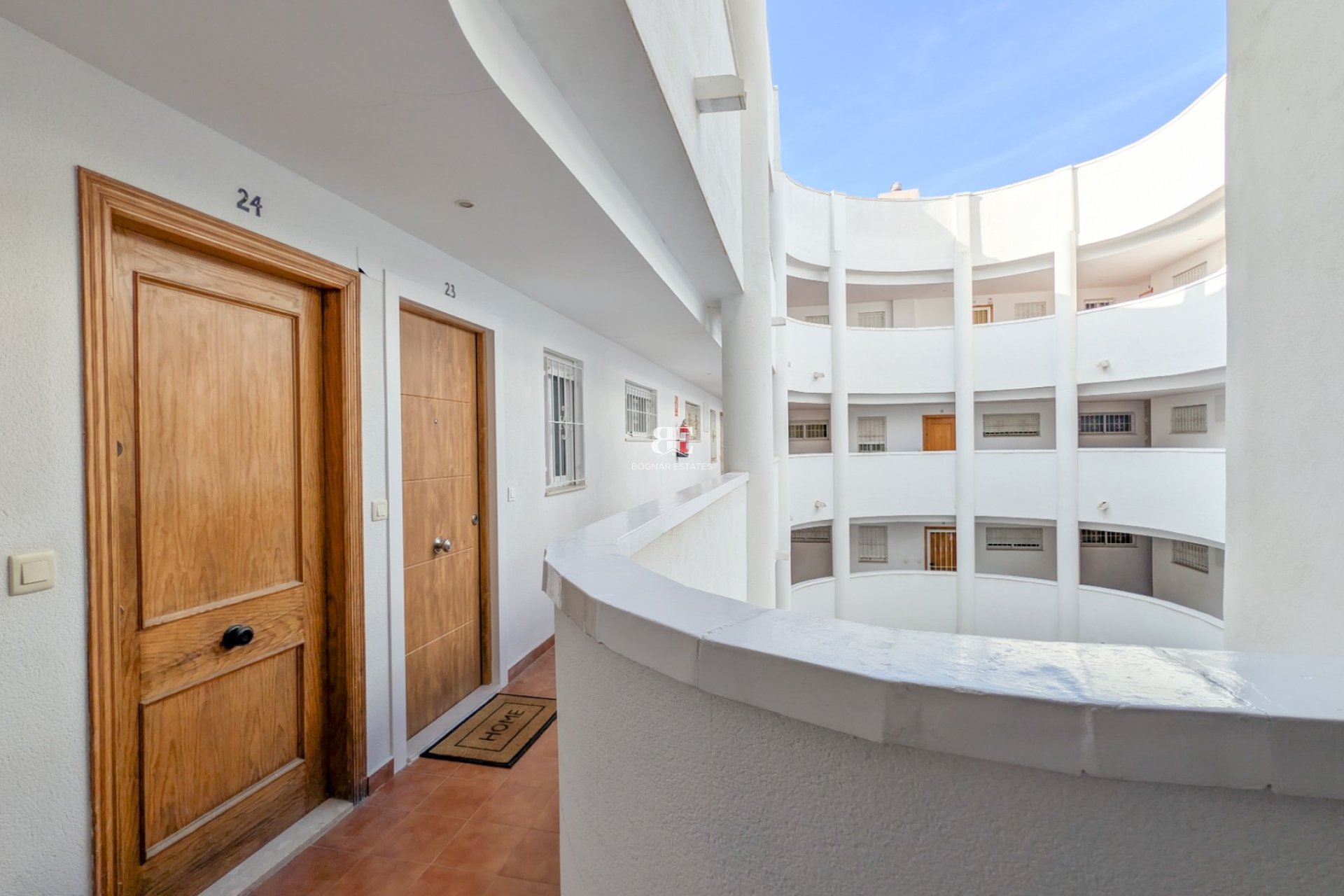 Resale - apartment -
Torrevieja - El Acequión - Los Náufragos