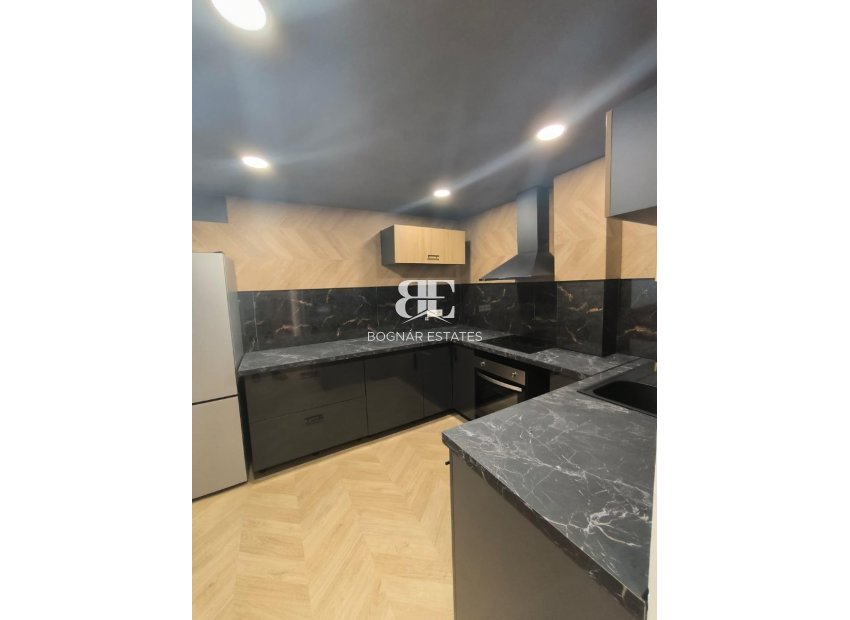 Resale - apartment -
Torrevieja - El Acequión - Los Náufragos