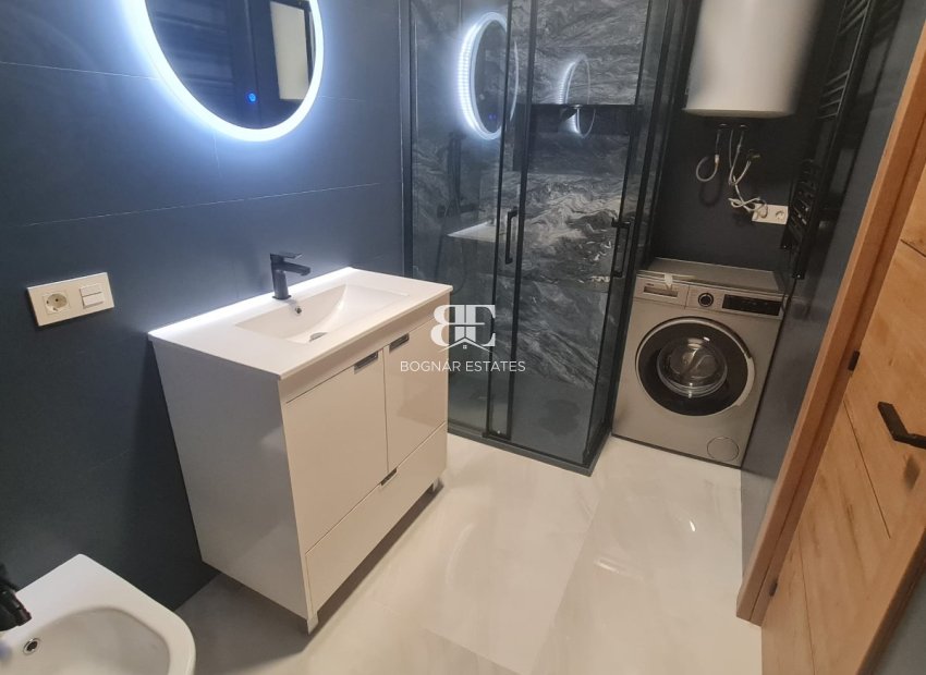 Resale - apartment -
Torrevieja - El Acequión - Los Náufragos