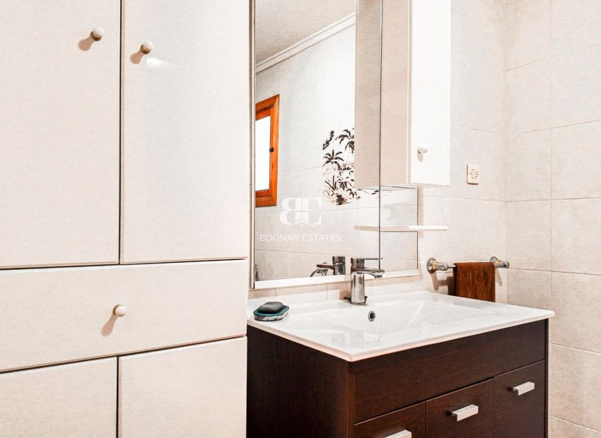 Resale - apartment -
Torrevieja - El Acequión - Los Náufragos