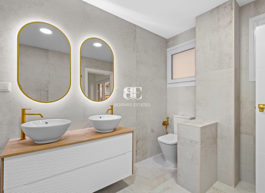 Resale - apartment -
Torrevieja - El Acequión - Los Náufragos