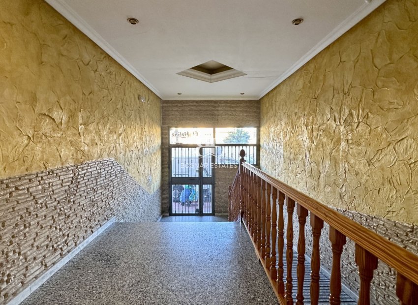 Resale - apartment -
Torrevieja - El Molino