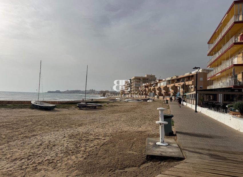 Resale - apartment -
Torrevieja - La Mata