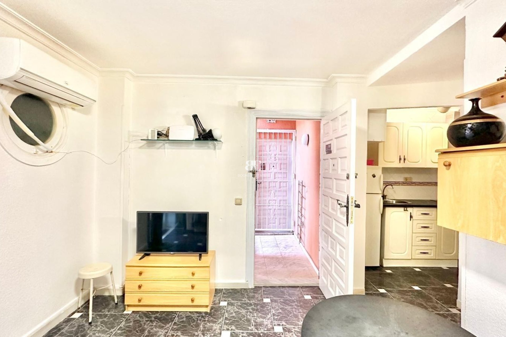 Resale - apartment -
Torrevieja - La Mata