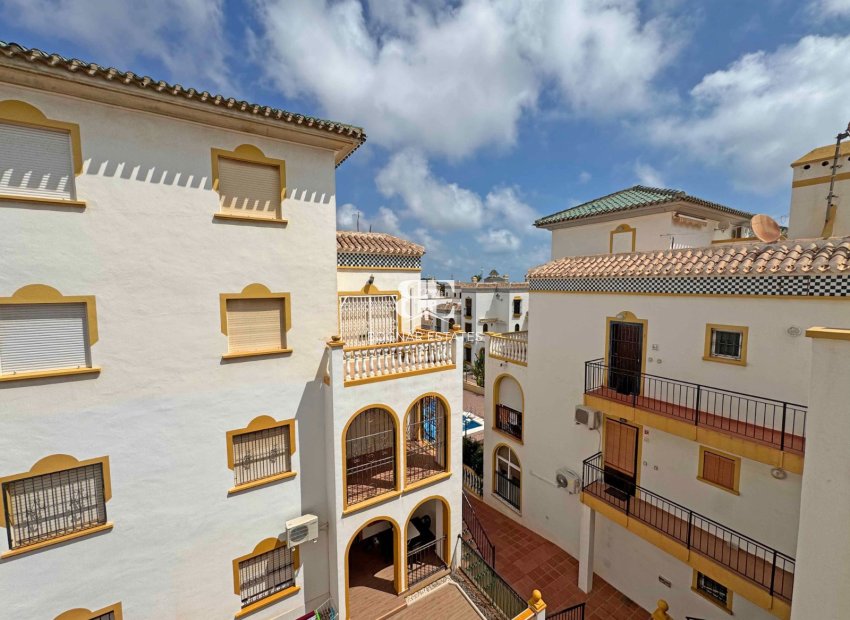Resale - apartment -
Torrevieja - La Mata