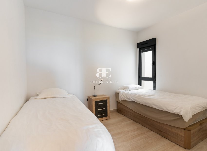 Resale - apartment -
Torrevieja - La Mata