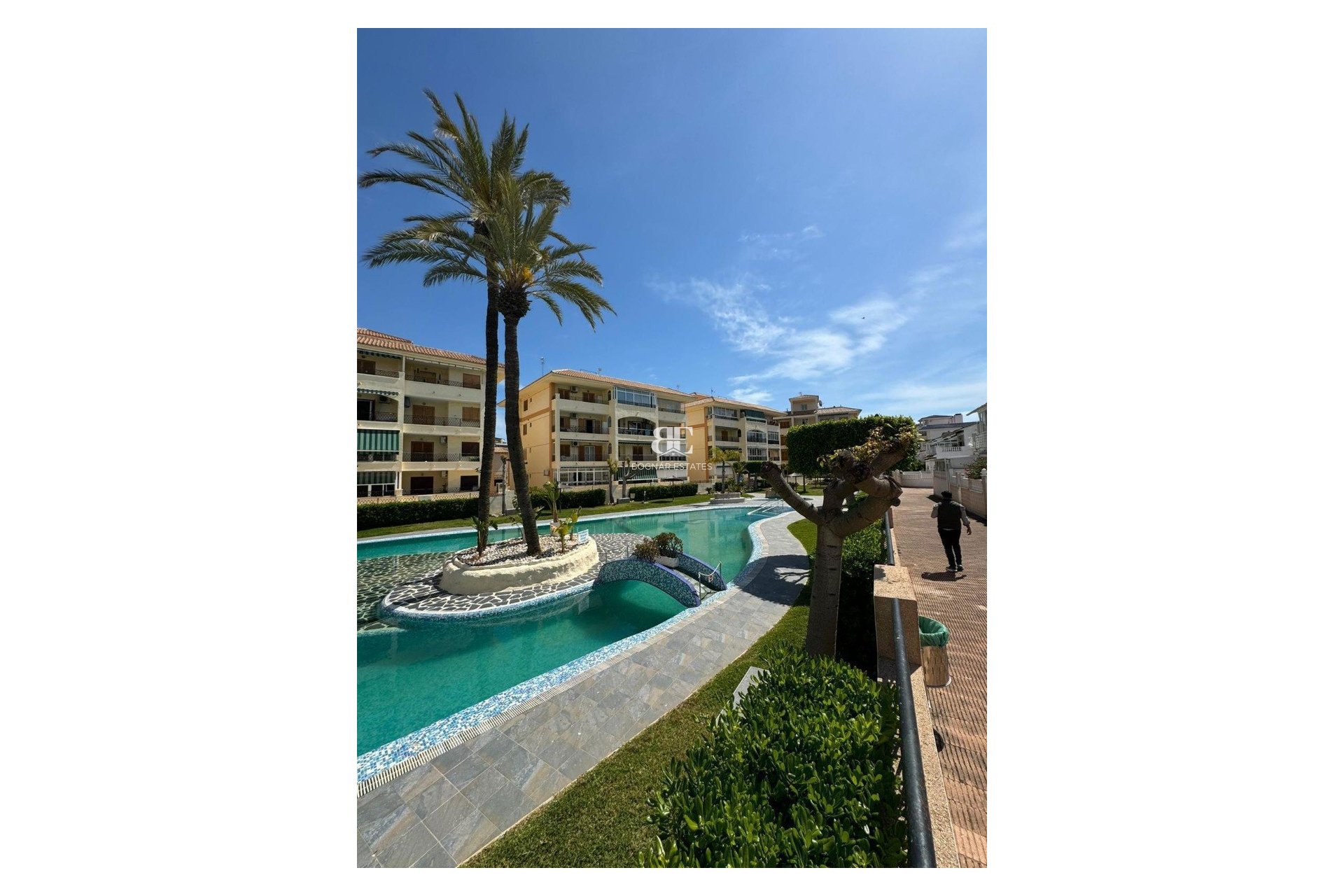 Resale - apartment -
Torrevieja - La Mata