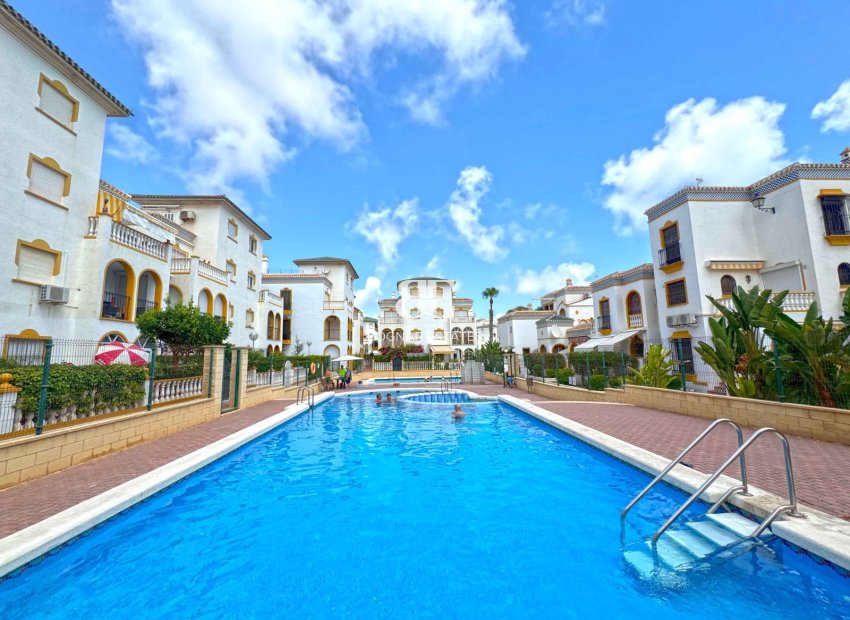 Resale - apartment -
Torrevieja - La Mata