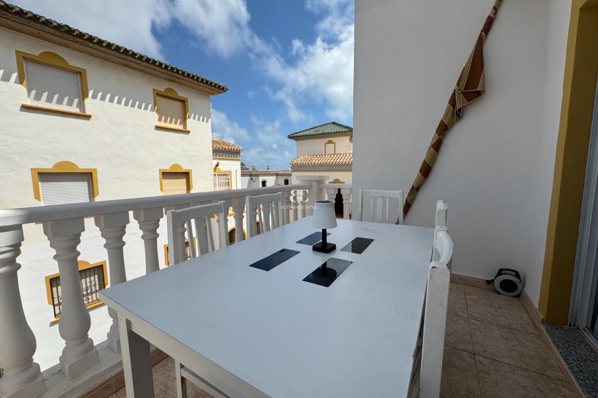 Resale - apartment -
Torrevieja - La Mata