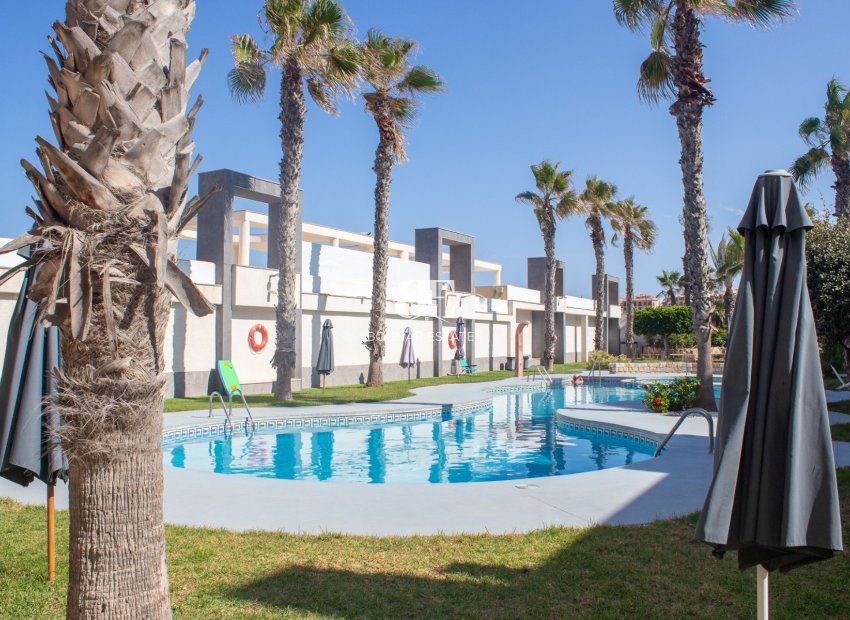 Resale - apartment -
Torrevieja - La Mata