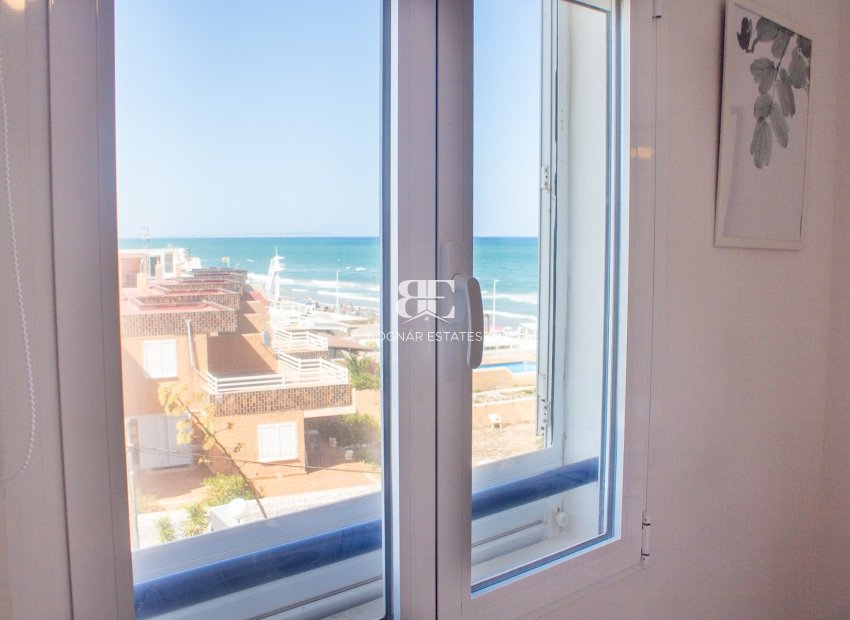 Resale - apartment -
Torrevieja - La Mata