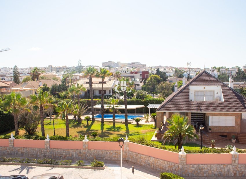 Resale - apartment -
Torrevieja - La Mata