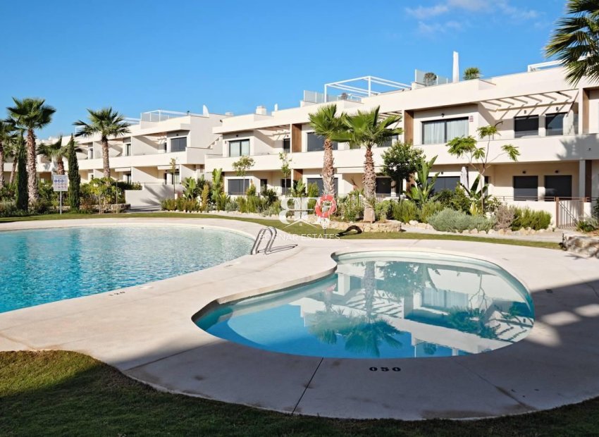 Resale - apartment -
Torrevieja - La veleta
