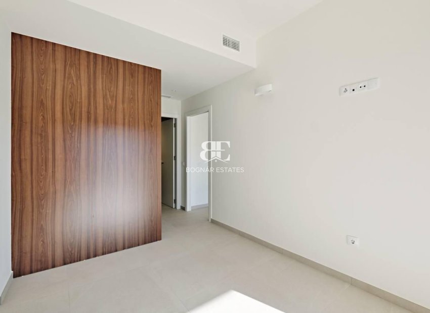 Resale - apartment -
Torrevieja - La veleta