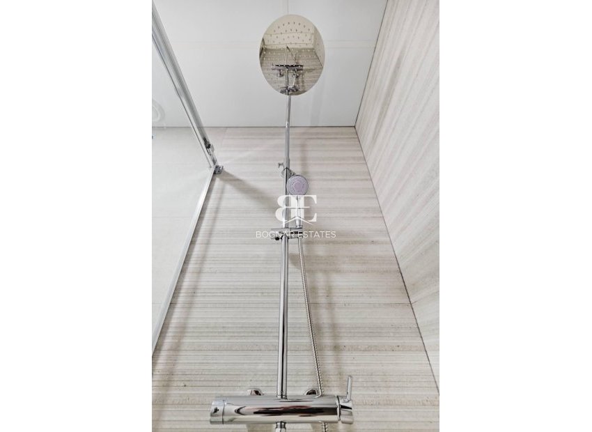 Resale - apartment -
Torrevieja - La veleta