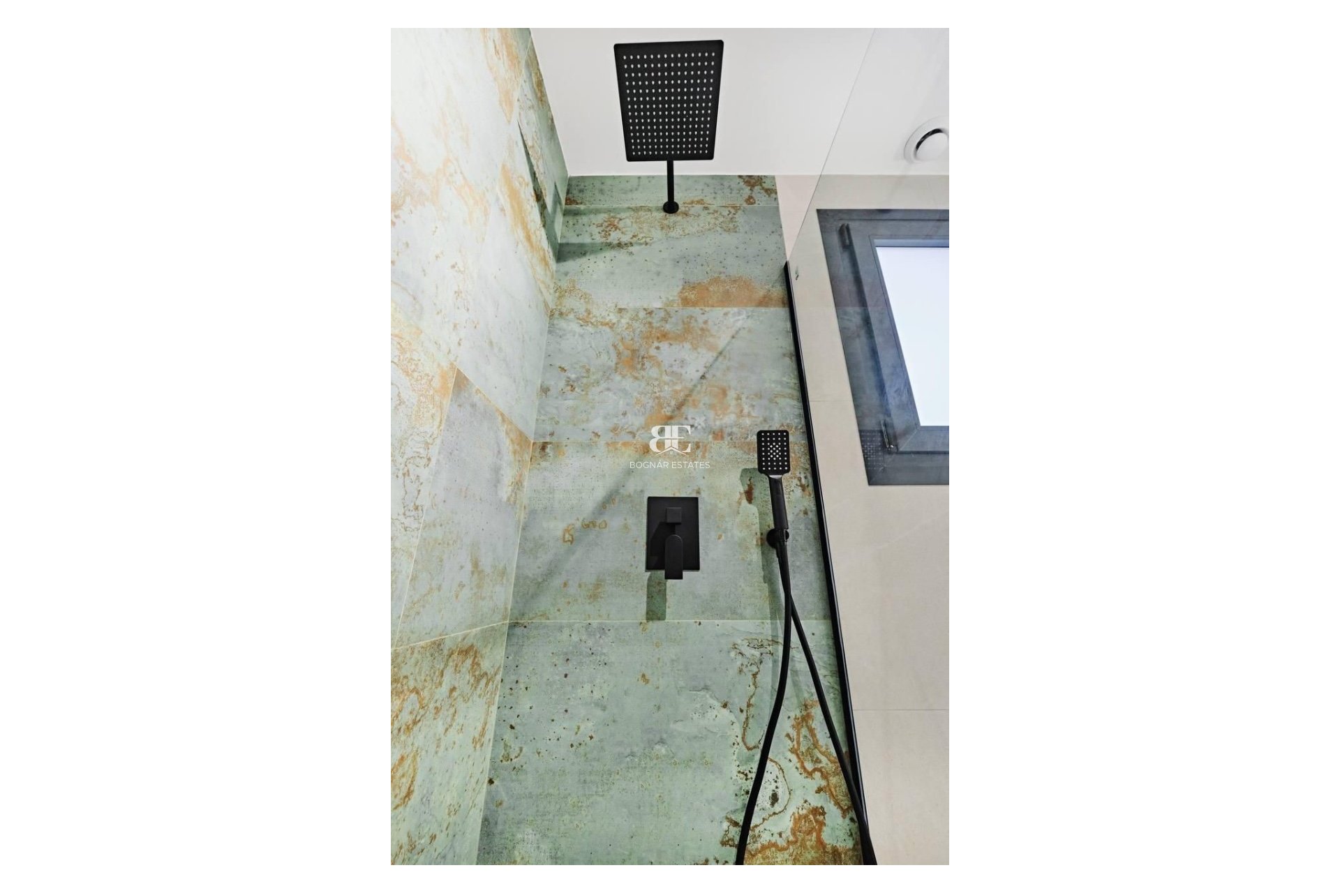 Resale - apartment -
Torrevieja - La veleta