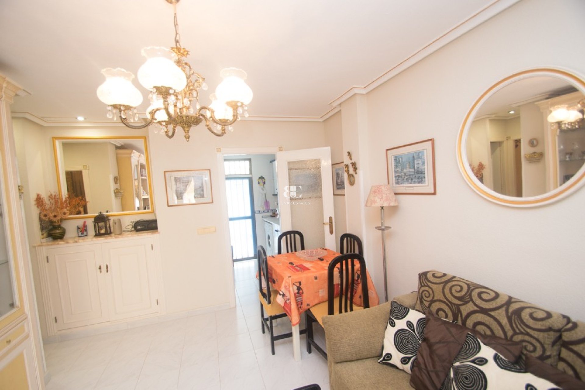 Resale - apartment -
Torrevieja - La veleta