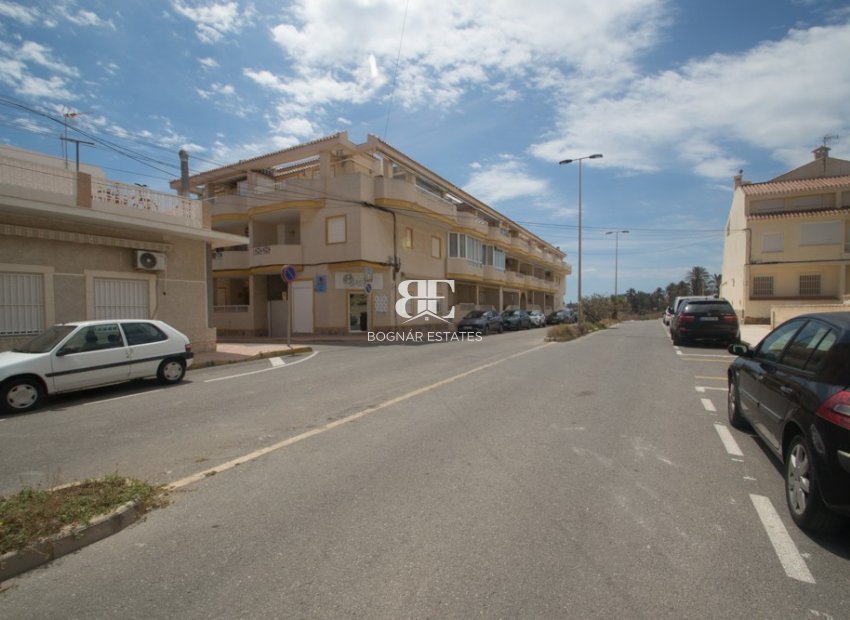 Resale - apartment -
Torrevieja - La veleta