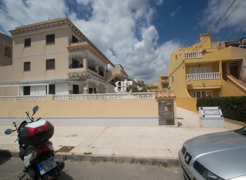 Resale - apartment -
Torrevieja - La veleta
