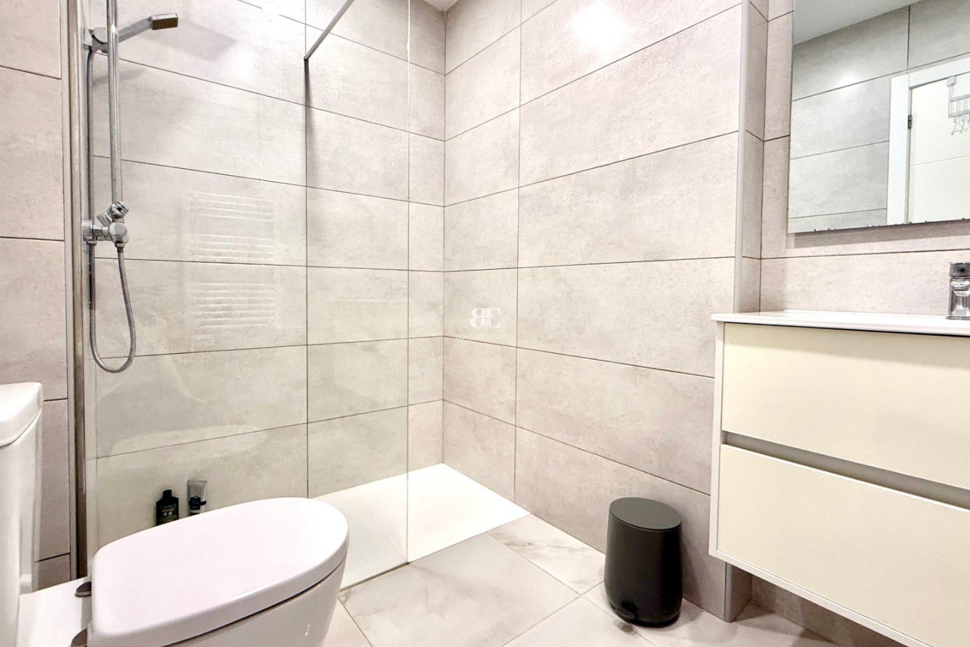 Resale - apartment -
Torrevieja - Los Balcones