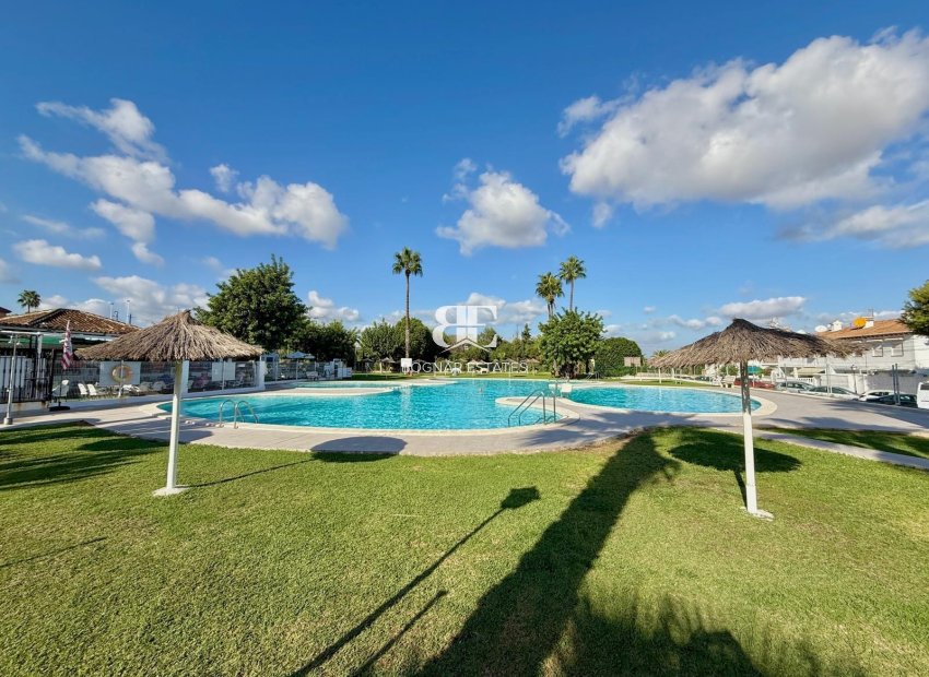 Resale - apartment -
Torrevieja - Los Balcones