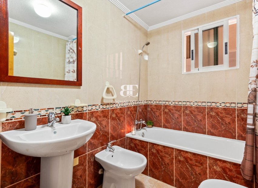 Resale - apartment -
Torrevieja - Parque de las Naciones