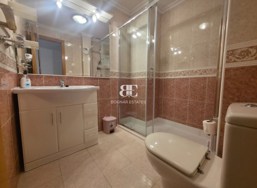 Resale - apartment -
Torrevieja - Paseo maritimo