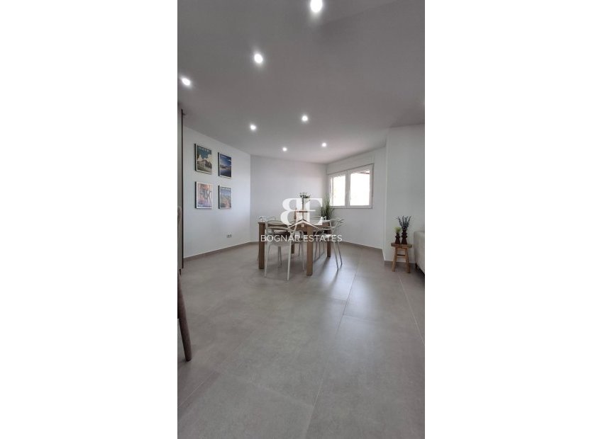 Resale - apartment -
Torrevieja - Playa Acequion