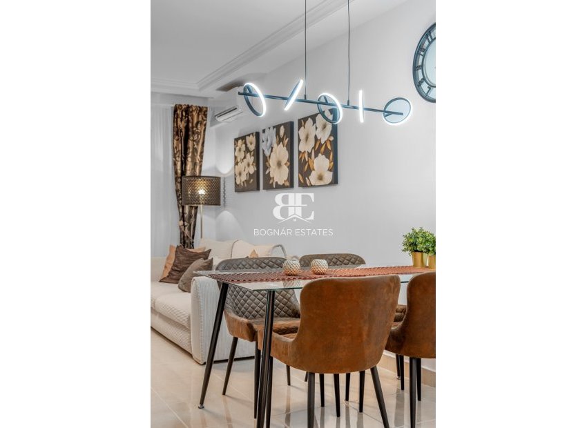 Resale - apartment -
Torrevieja - Playa del Cura