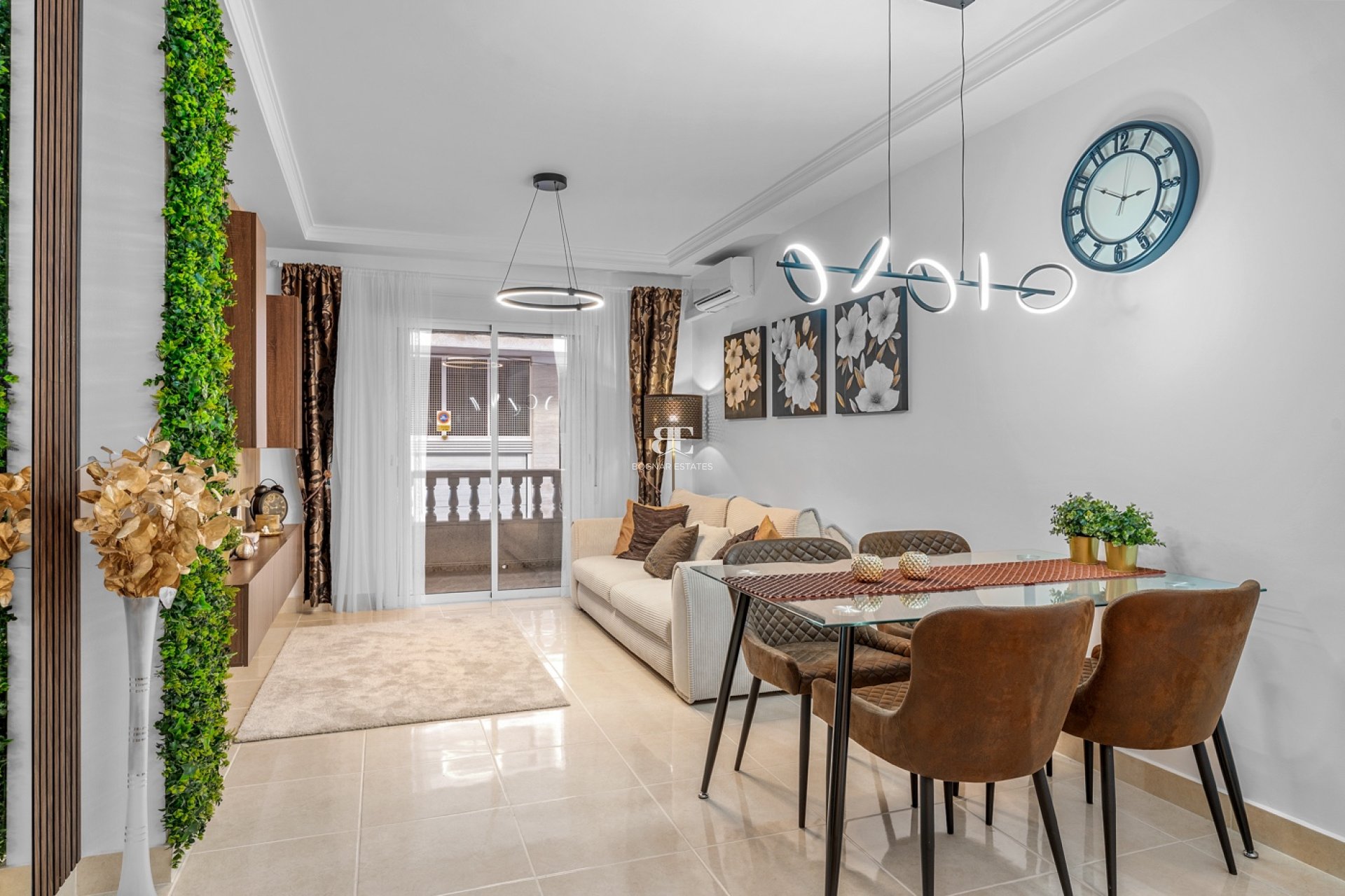 Resale - apartment -
Torrevieja - Playa del Cura