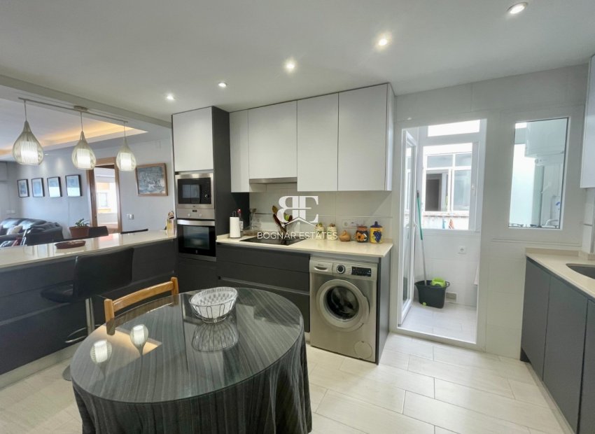 Resale - apartment -
Torrevieja - Playa del Cura