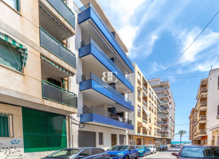 Resale - apartment -
Torrevieja - Playa del Cura