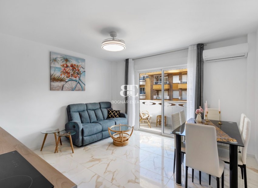Resale - apartment -
Torrevieja - Playa del Cura