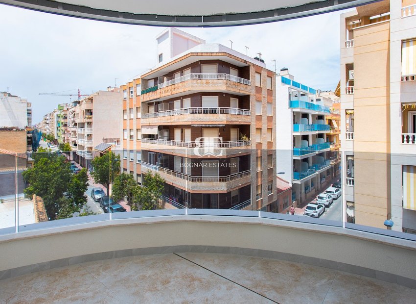 Resale - apartment -
Torrevieja - Playa del Cura