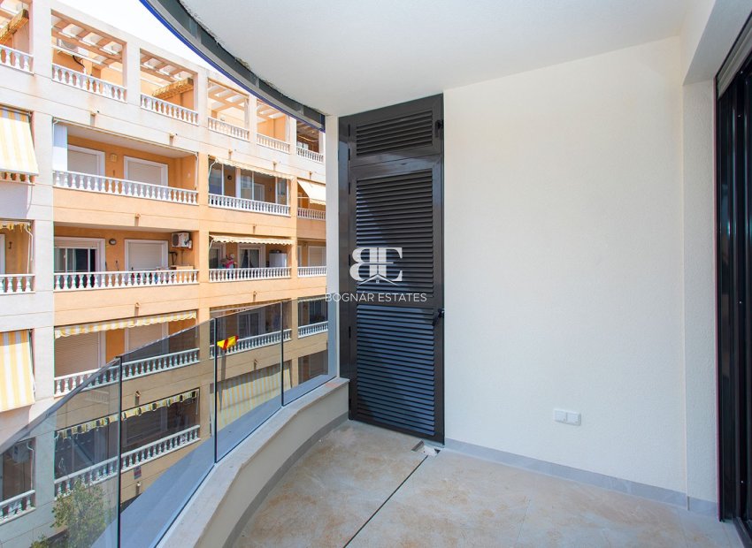 Resale - apartment -
Torrevieja - Playa del Cura