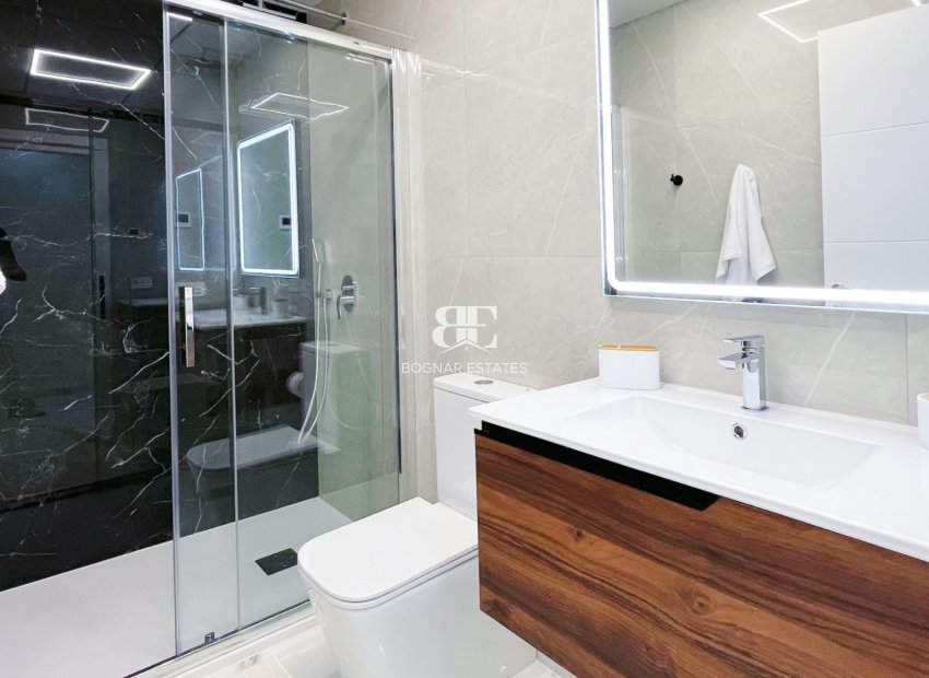 Resale - apartment -
Torrevieja - Playa del Cura